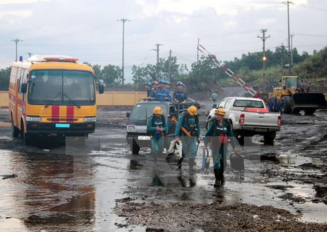Nguy hiểm trong hầm khai thác than từ túi nước ngầm sau mưa ảnh 1