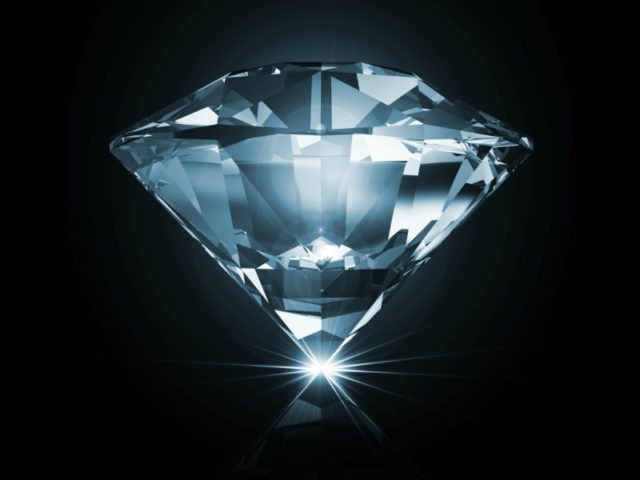 Phát hiện hai viên kim cương trọng lượng hơn 100 carat tại Angola ảnh 1