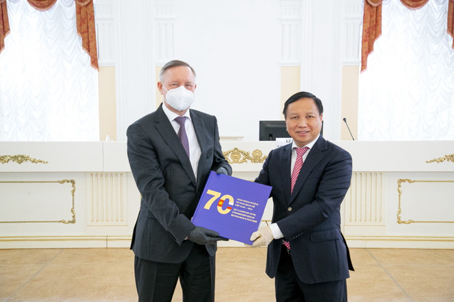 Giới thiệu Sách về 70 năm quan hệ Việt-Nga tại Saint Petersburg ảnh 3