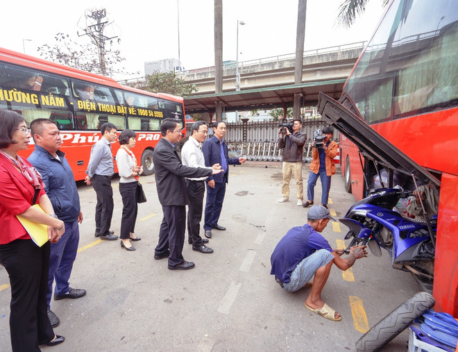 Thứ trưởng GTVT: Nhà xe ‘vin’ vào chạy rỗng để ‘hét’ phụ thu giá vé ảnh 2