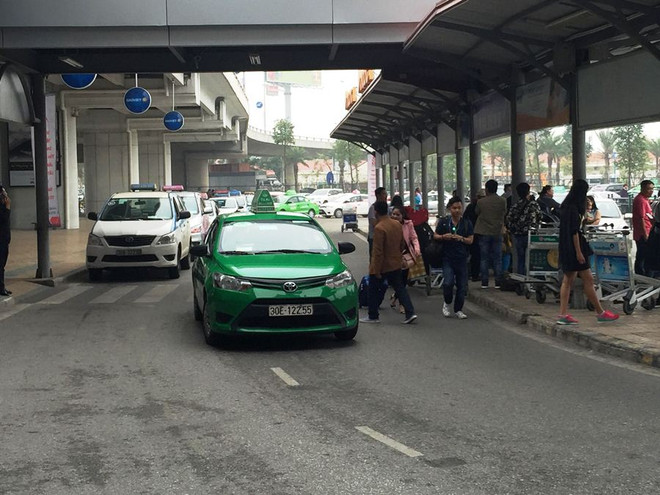 Vì sao ACV vẫn kiên quyết muốn tiếp tục thu phí ôtô vào sân bay? ảnh 1