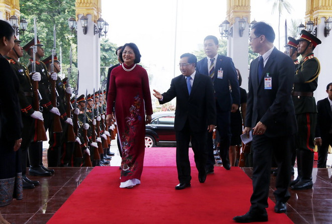 Phó Chủ tịch nước Đặng Thị Ngọc Thịnh thăm chính thức CHDCND Lào ảnh 1