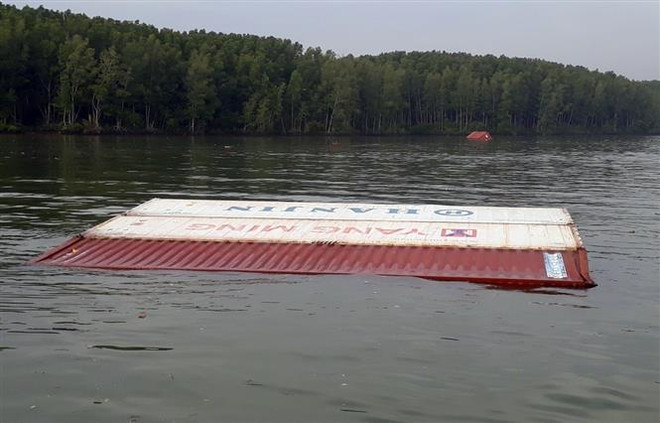 Rà quét container trong vụ chìm tàu trên sông Lòng Tàu ảnh 1