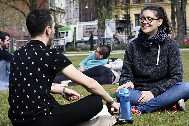 Những bức ảnh 'đánh lừa thị giác' về thực hiện giãn cách xã hội ảnh 3