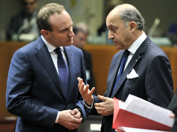 Pháp dọa tăng cường biện pháp trừng phạt đối với Nga ảnh 1