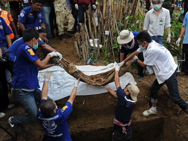 Tướng Thái Lan đối mặt với 13 tội danh liên quan đến buôn người ảnh 1