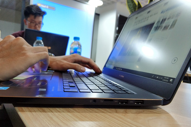 Cận cảnh laptop ZenBook Pro, giá cao ‘ngất ngưởng’ của ASUS ảnh 4