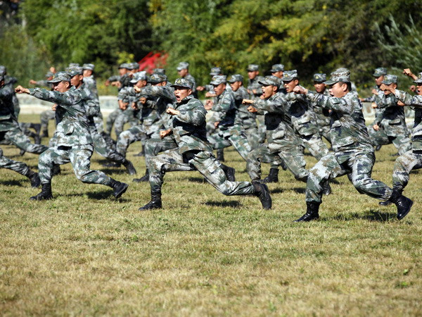 Quân đội Trung Quốc ngừng các dịch vụ trả tiền trước tháng 6/2018 ảnh 1