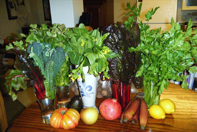 (Nguồn: food-hacks) make-soggy-wilted-lettuce-other-leafy-greens-edible-again.w1456 (3).jpg