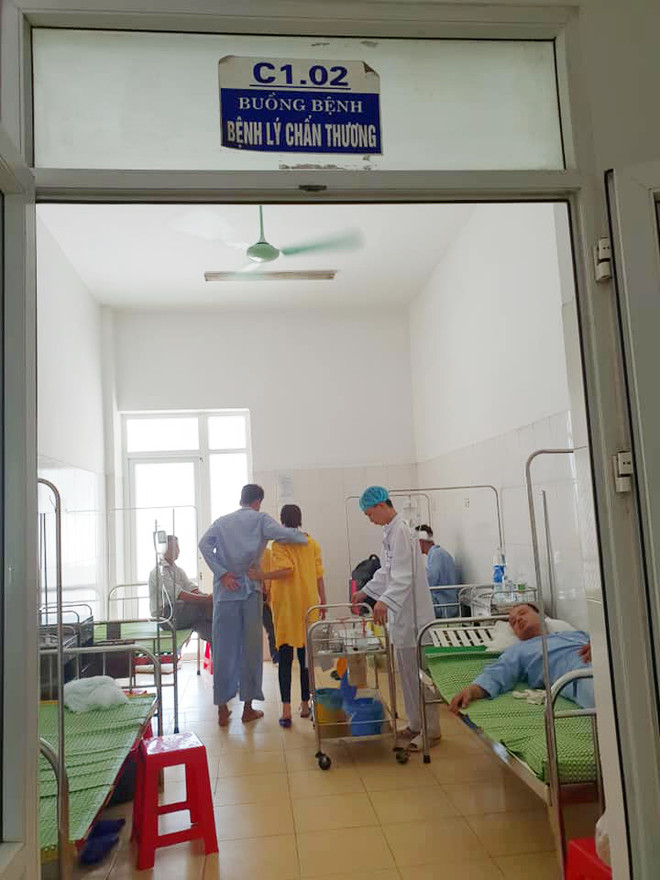 Cận cảnh các nạn nhân vụ lật tàu hỏa được cấp cứu ở Thanh Hóa ảnh 4