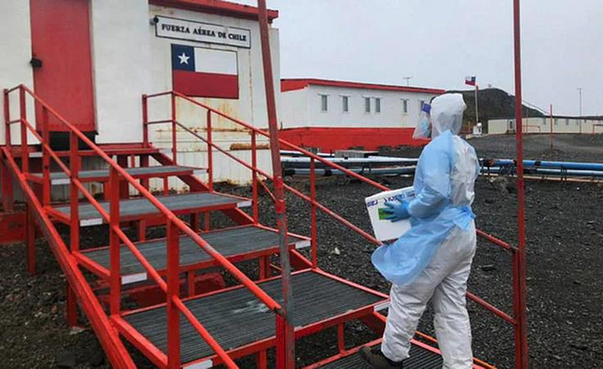 Chile tiêm vaccine COVID-19 cho quân nhân đồn trú tại Nam Cực ảnh 1