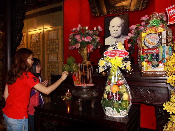 Ngời sáng cốt cách Chủ tịch Tôn Đức Thắng ảnh 1