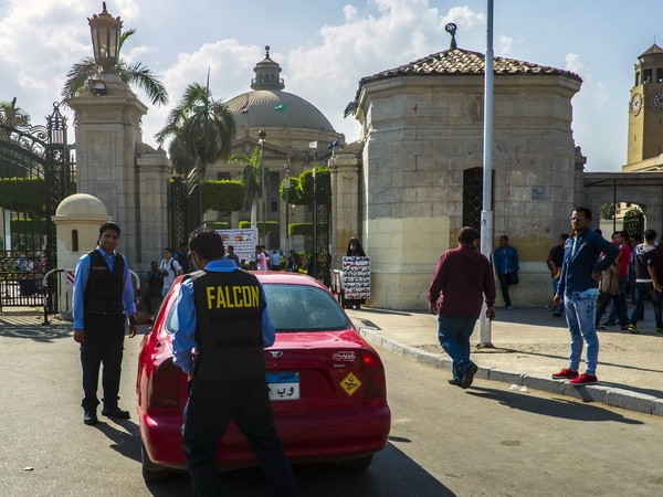 Ai Cập phạt tù cựu phát ngôn viên của Tổng thống bị phế truất ảnh 1