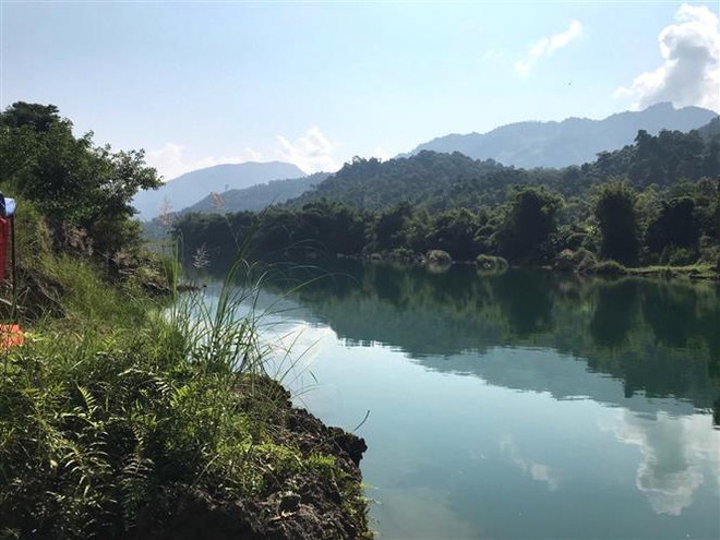 Lào Cai: Khẩn trương tìm kiếm 3 người còn mất tích trong vụ lật thuyền ảnh 1