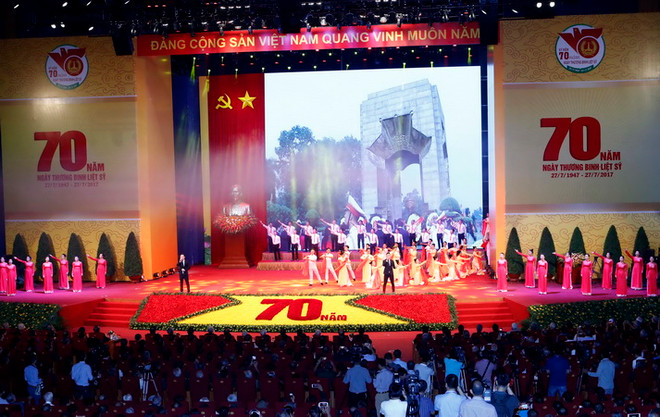 Lãnh đạo Đảng, Nhà nước dự lễ kỷ niệm 70 năm Ngày Thương binh-Liệt sỹ ảnh 4