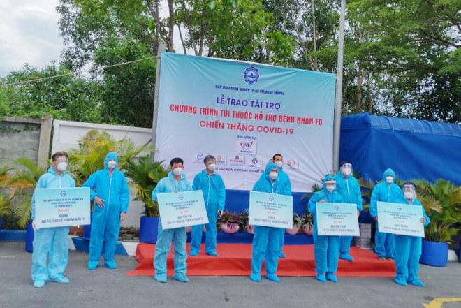 TP.HCM trao tặng 10.000 túi thuốc hỗ trợ các F0 điều trị tại nhà ảnh 1