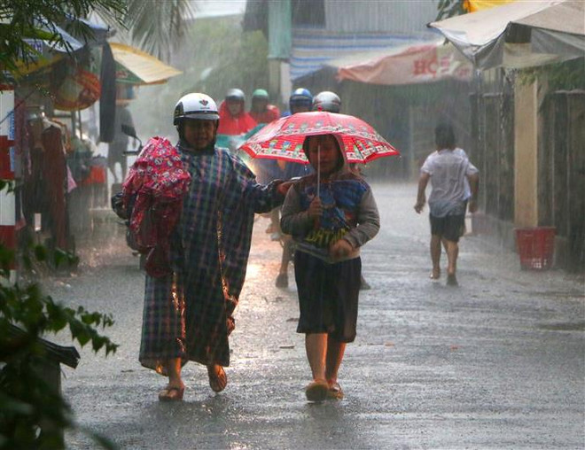 Bắc Bộ và Trung Bộ mưa to, đề phòng ngập úng và sạt lở đất ảnh 1