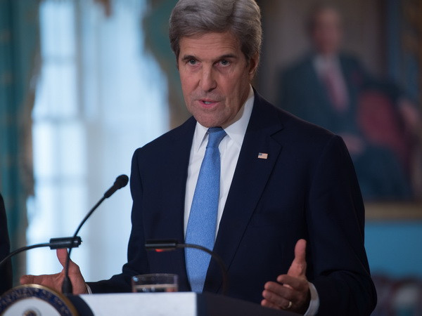 Ngoại trưởng Mỹ John Kerry tại cuộc họp báo ở thủ đô Washington ngày 19/10. (Nguồn: AFP/TTXVN) Ngoại trưởng Mỹ kêu gọi Bộ Ngoại giao hợp tác với ông Trump ảnh 1