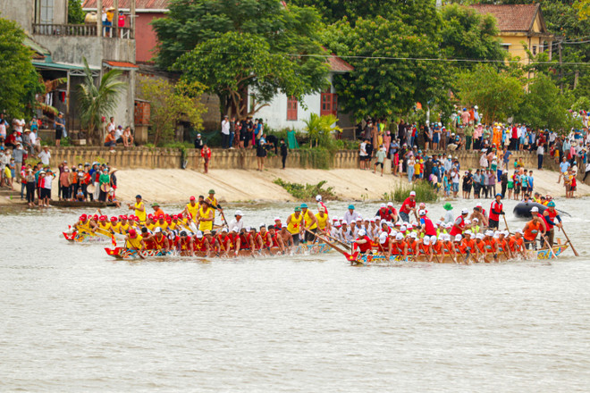 Đua thuyền truyền thống Lệ Thủy - Không chỉ đơn giản là một lễ hội ảnh 6