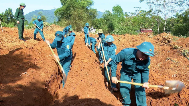8 phần mộ là của các chiến sỹ hy sinh ở biên giới Việt-Lào thời kỳ chiến tranh, được đưa về chôn cất khoảng từ năm 1976-1986. (Ảnh: TTXVN phát) Thanh Hóa: Phát hiện, quy tập 8 phần mộ liệt sỹ tại vườn nhà dân ảnh 1