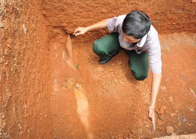 Bình Phước: Phát hiện 1 quả bom "khủng" 200kg trong nhà dân ảnh 1