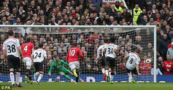 Nhìn lại trận Liverpool đè bẹp M.U ở Old Trafford qua ảnh ảnh 4