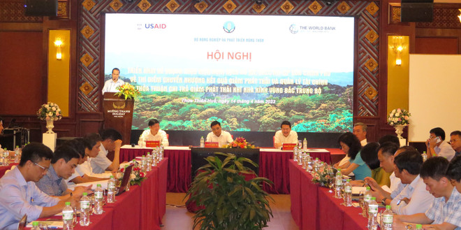 Quang cảnh hội nghị. (Ảnh: Tường Vi/TTXVN) Chi trả giảm phát thải khí nhà kính ở khu vực Bắc Trung Bộ ảnh 1
