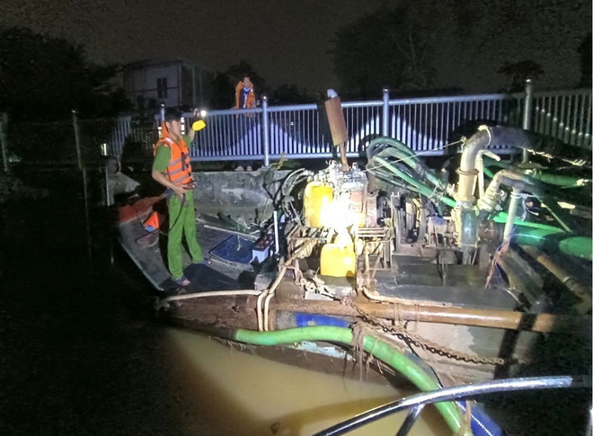 Đồng Nai: Liên tục phát hiện, bắt giữ các vụ bơm hút cát trái phép ảnh 1