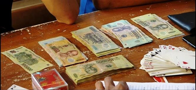 Tạm giữ một trưởng phòng Sở Nội vụ Thanh Hóa liên quan đến đánh bạc ảnh 1
