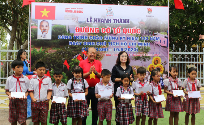 Khánh thành 'Đường cờ Tổ quốc' tại Đền thờ Chủ tịch Hồ Chí Minh ảnh 3