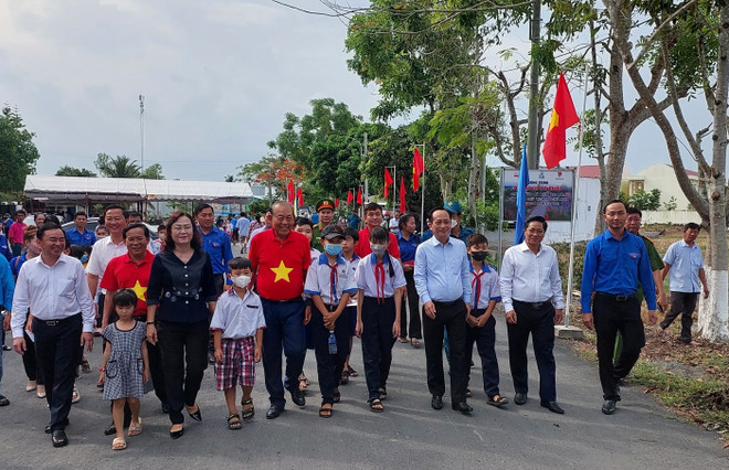 Khánh thành 'Đường cờ Tổ quốc' tại Đền thờ Chủ tịch Hồ Chí Minh ảnh 2