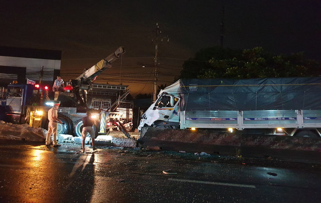 Tai nạn giao thông nghiêm trọng tại Tiền Giang, 20 người thương vong ảnh 1