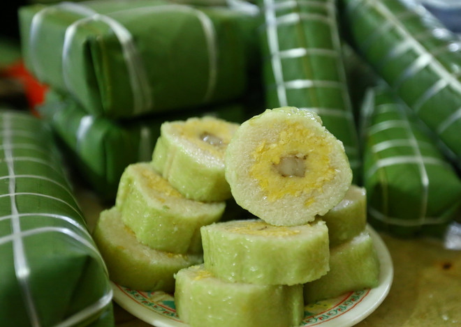 Tục gói và dâng cúng bánh chưng vào dịp Tết Nguyên đán ảnh 1