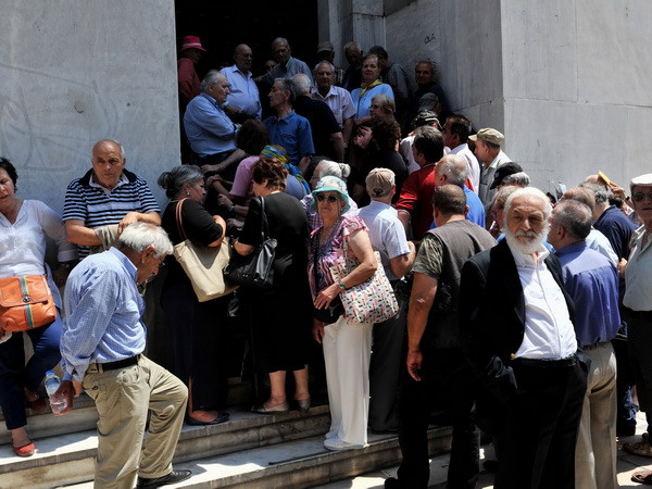 Bức tranh về “núi nợ” trị giá 242,8 tỷ euro của Hy Lạp ảnh 1