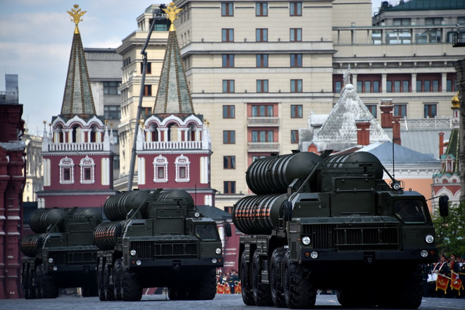 Nga triển khai hệ thống tên lửa phòng không S-400 ở Leningrad ảnh 1