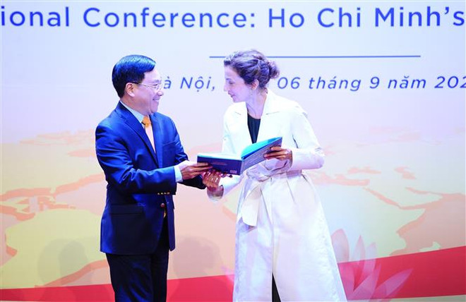 Kỷ niệm 35 năm UNESCO ra Nghị quyết tôn vinh Chủ tịch Hồ Chí Minh ảnh 3