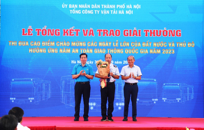 Chất lượng dịch vụ vận tải xe buýt Hà Nội ngày càng được cải thiện ảnh 1