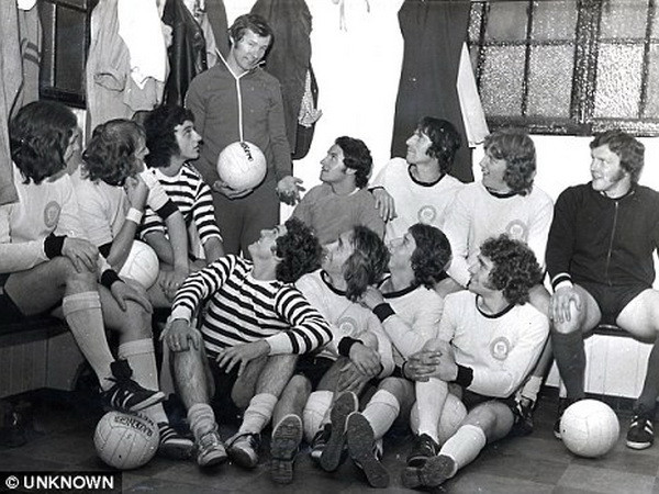 Tự truyện Sir Alex Ferguson: Những người bạn thân ảnh 1