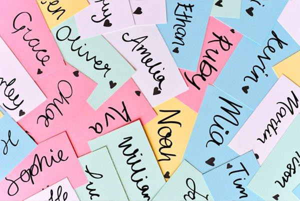 Kiếm bộn tiền nhờ dịch vụ chọn tên tiếng Anh cho em bé Trung Quốc ảnh 1