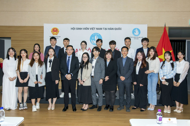 Ban chấp hành VSAK nhiệm kỳ 2023-2025 ra mắt. (Ảnh Anh Nguyên/Vietnam+) Hoạt động của Hội Sinh viên Việt Nam tại Hàn Quốc ngày càng chất lượng ảnh 3