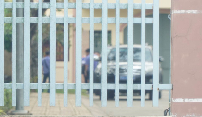 Cần Thơ: Bắt Đội trưởng Trại tạm giam cho phạm nhân dùng điện thoại ảnh 1