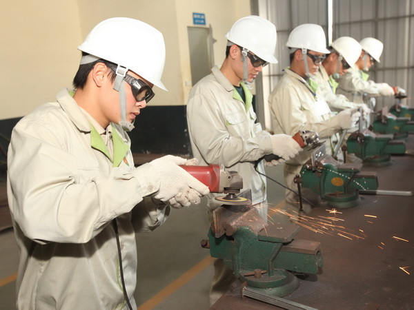 Sửa đổi việc xử phạt khi đưa lao động đi làm việc ở nước ngoài ảnh 1