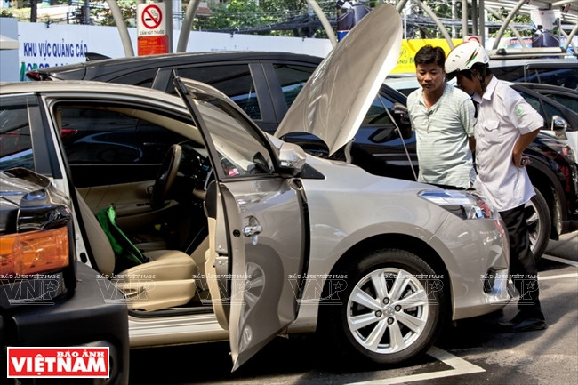 Chợ ôtô độc đáo mua bán theo hình thức "chợ giời" tại Sài Gòn ảnh 3