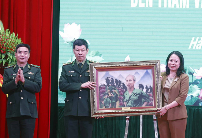 Quyền Chủ tịch nước thăm, làm việc tại Học viện Biên phòng ảnh 3