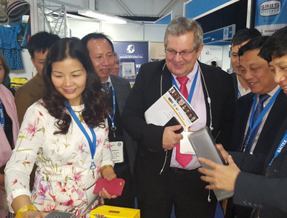 Hàng hóa Việt Nam được ưa chuộng ở Hội chợ SAITEX-Nam Phi 2016 ảnh 3