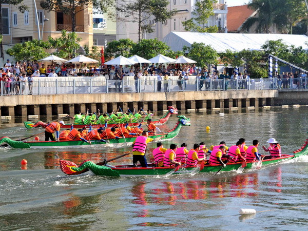 Lần đầu tổ chức đua thuyền trên kênh Nhiêu Lộc-Thị Nghè ảnh 1