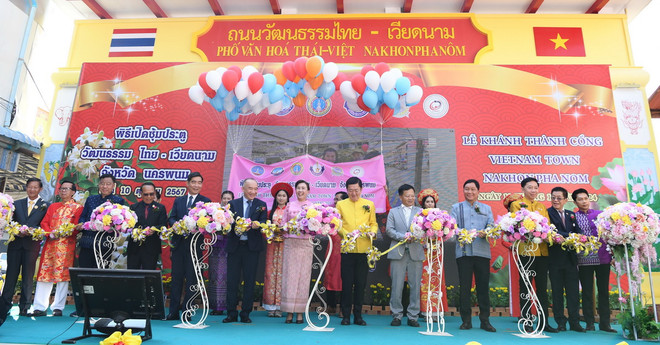 ttxvn khanh_thanh_cong_pho_van_hoa_thai_lan_-_viet_nam_tai_tinh_nakhon_phanom2_resize.jpg