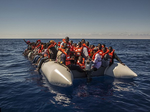 22 người di cư chết trên biển Địa Trung Hải nghi ngờ do khí độc ảnh 1