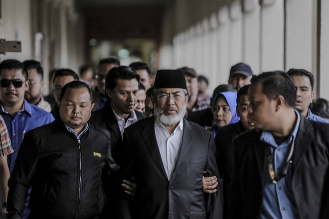Ông Musa Aman (giữa). (Nguồn: malaymail.com) Công tố viên Malaysia rút cáo buộc tham nhũng liên quan đến quỹ 1MDB ảnh 1