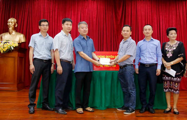 Cộng đồng người Việt tại Lào chung tay giúp bà con bị thiên tai ảnh 2